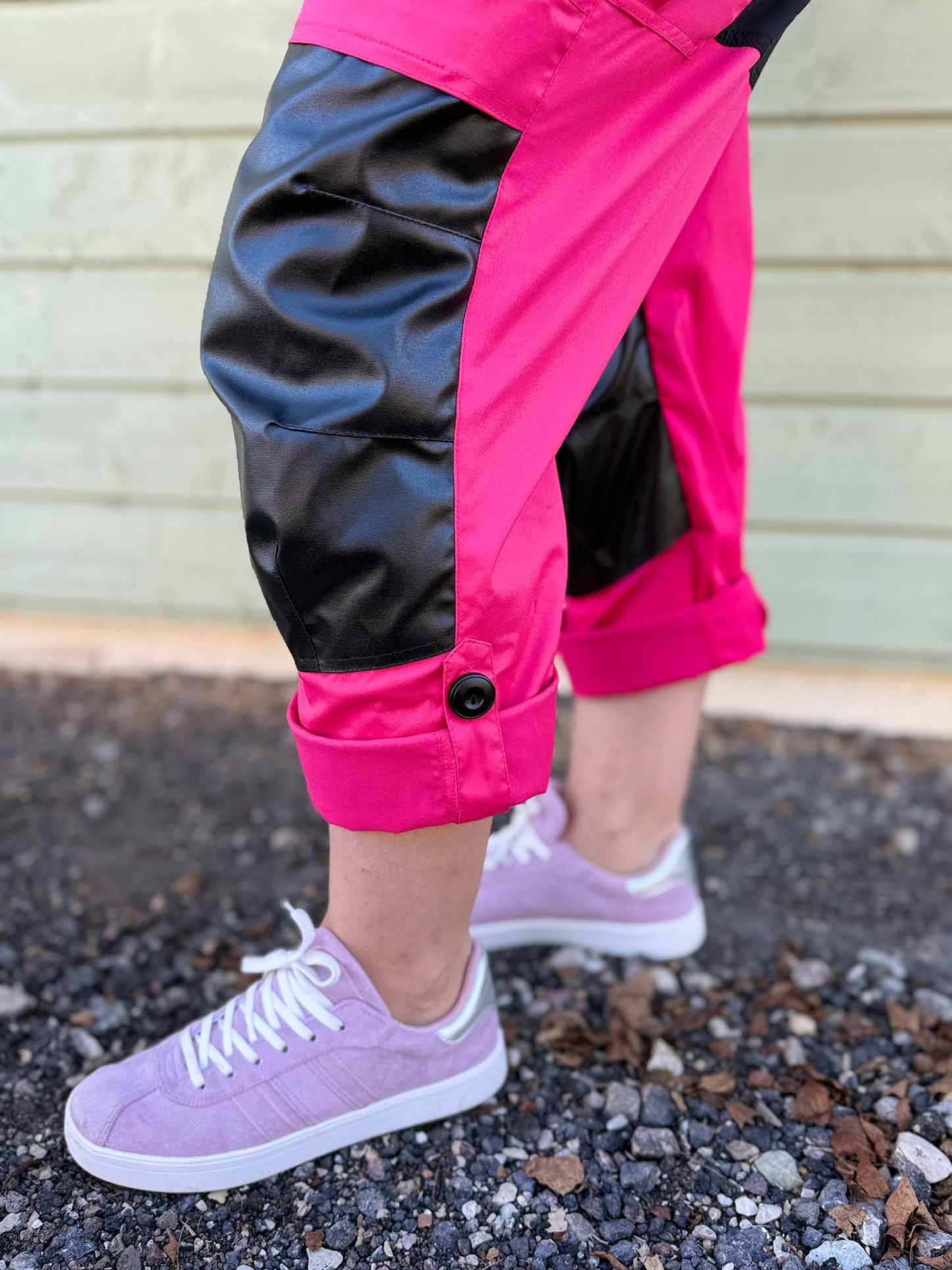 Tukse - naiste tööriided. Kerge Tukse (roosid) detailivaade.