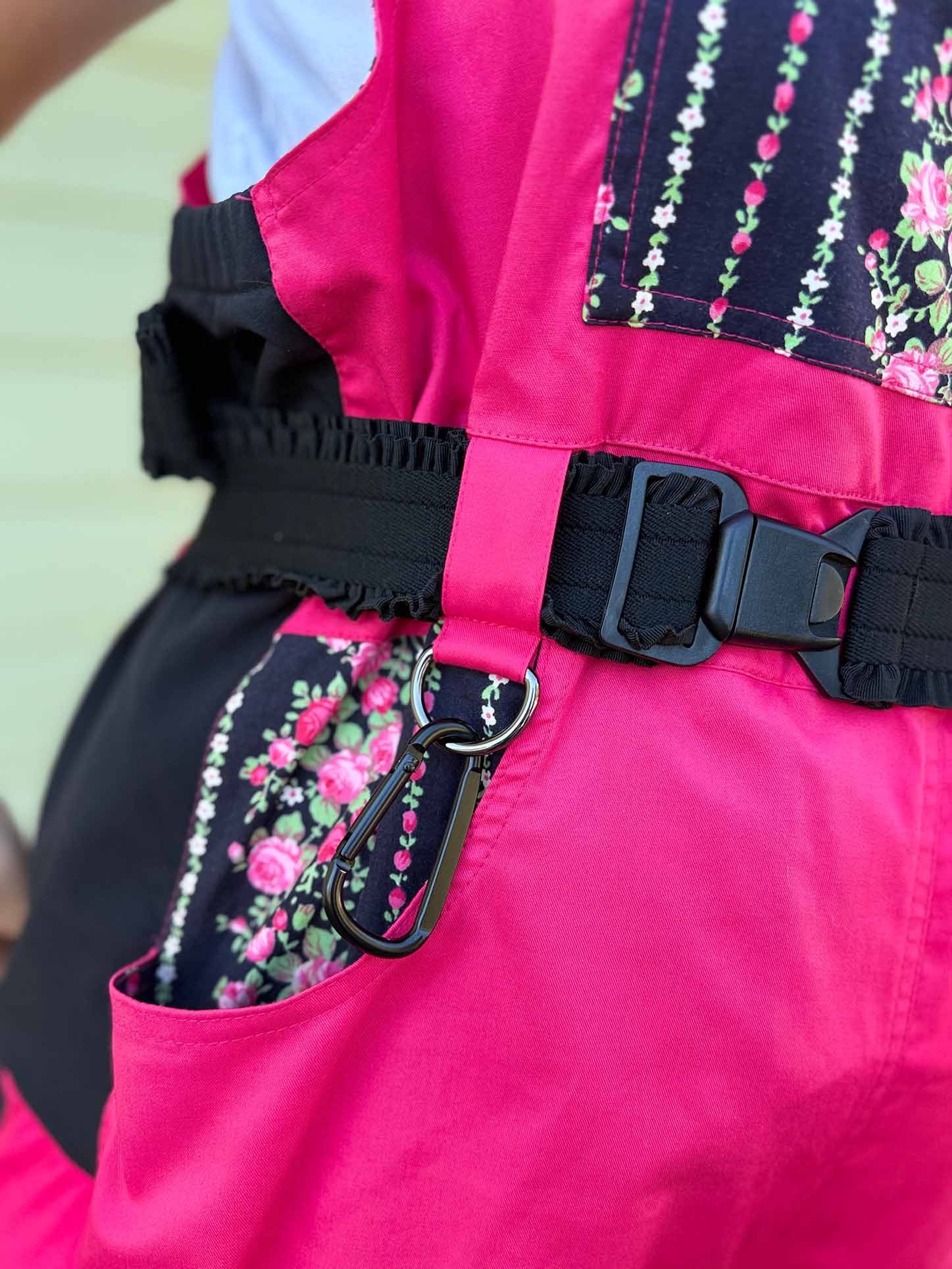 Tukse - naiste tööriided. Kerge Tukse (roosid) detailivaade.